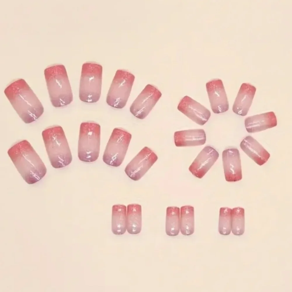 24 Pieces Fake press on nails
